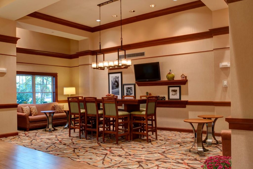Discount-Deal-Free-Breakfast-and-Water-Park-Hampton-Inn-North-Conway-New-Hampshire